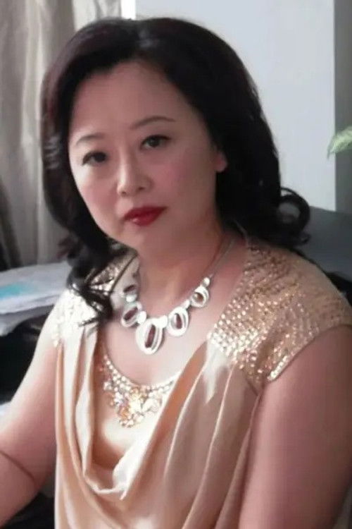 Чэнь Пин as Grandma Bai