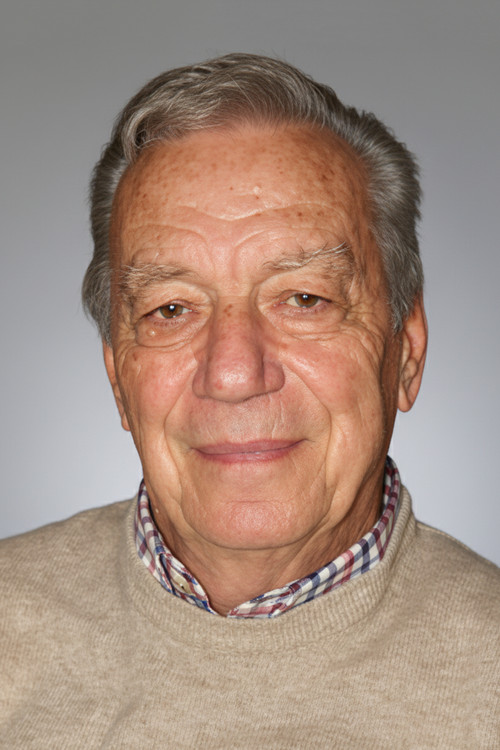 Metin Serezli as Reşat