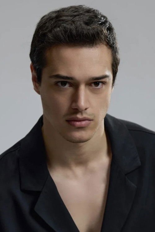 Kaan Mirac Sezen as Ali Öztürk (Yangın Ali)