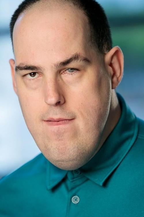 Luke Davis as General George