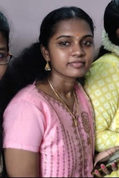 TAMIZHARASI as Assistant director's sister