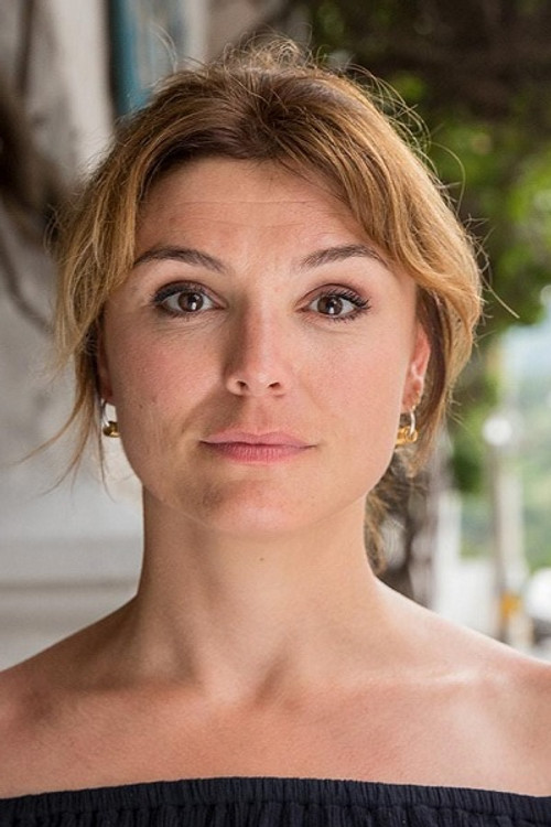 Evi Hanssen as Melanie