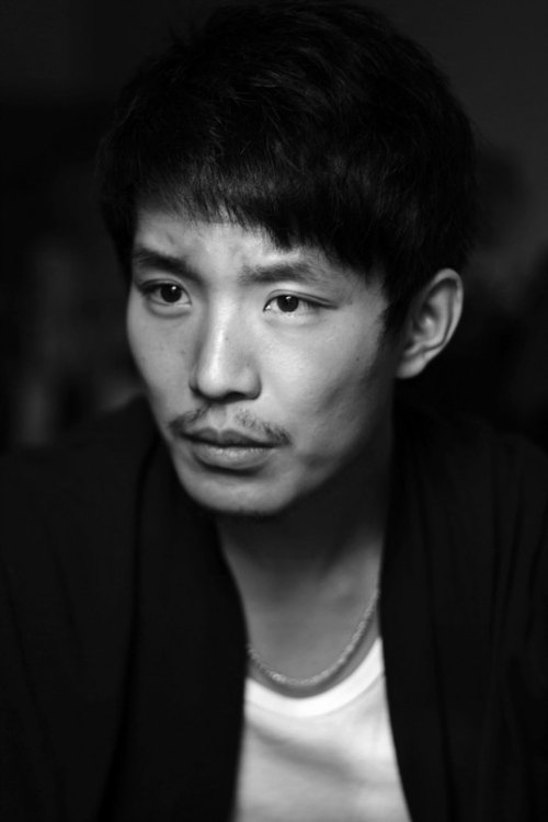 Liang Ming as Ren Wei