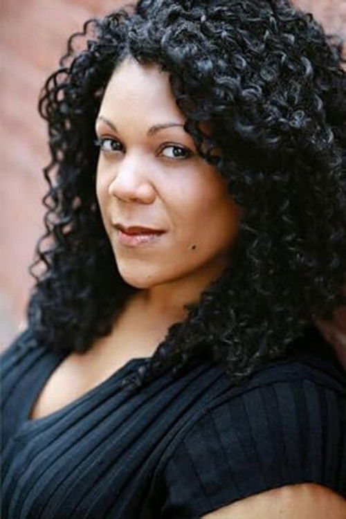 Tracey Conyer Lee as Gloria