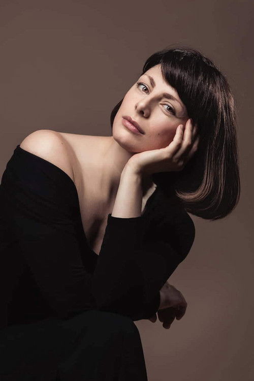 Yana Titova as Yasmin