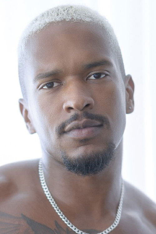 Caio Rodrigues as The Financier