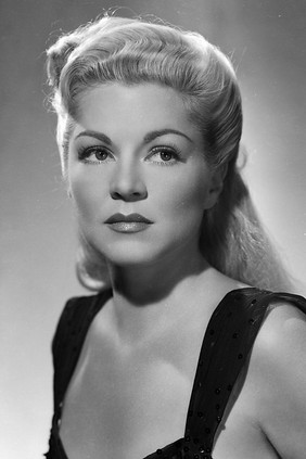Claire Trevor as Elizabeth Owen