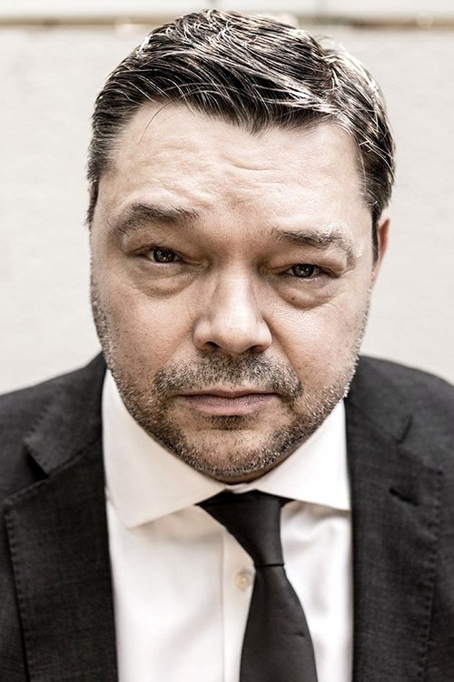 Andy Beckwith as Detective Inspector Beek