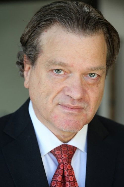 Andrew Schlessinger as Bruce