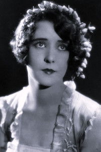 Patricia Avery as Enid