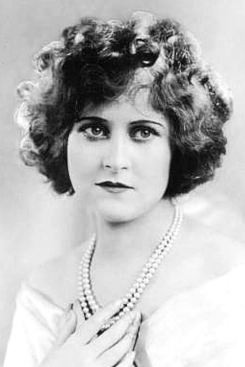 Hope Hampton as Linda Halliday