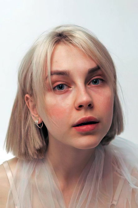 Дарья Брюханова as Sveta