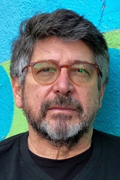 Ricardo Steinberg as Hombre con escopeta