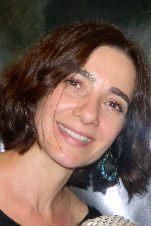 Ana Beatriz Wiltgen as Eunice