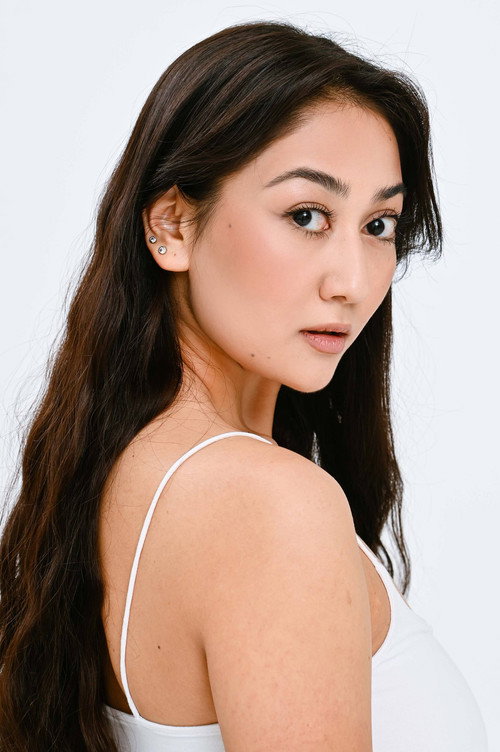 Semi Rakhmanova as Zelima