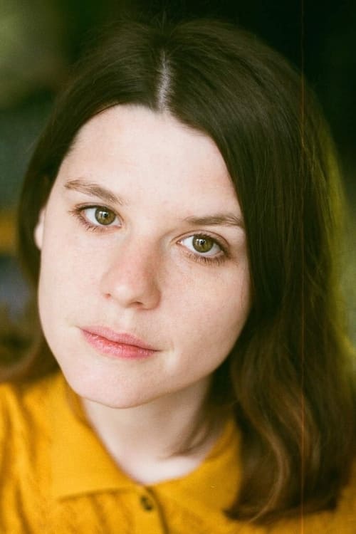 Lucie Guien as New neighbor