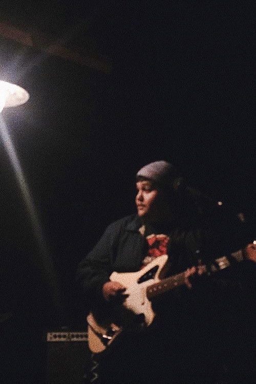 Izelan Shahier as Extras