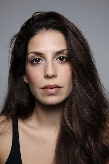 Elpida Stathatou as Violetta