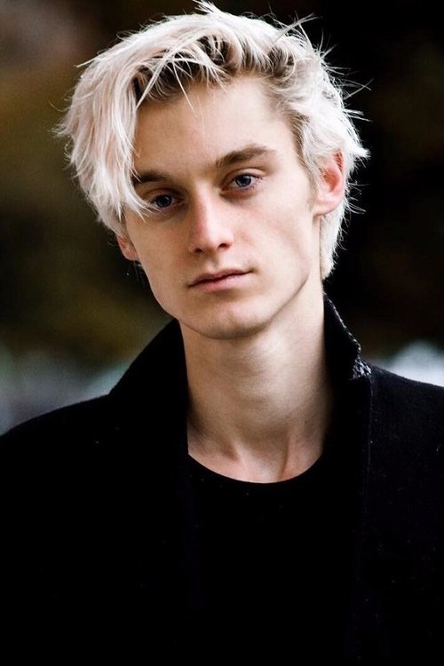 Luke Chikovani as Leonardo Barletta