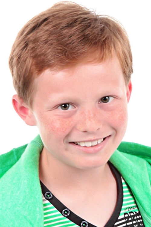 Jamie Oram as Freddy Fox