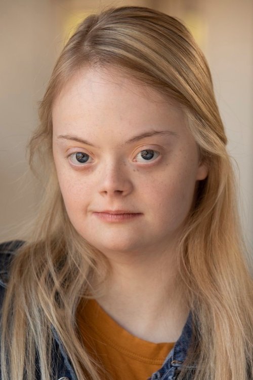 Lily D. Moore as Chelsea