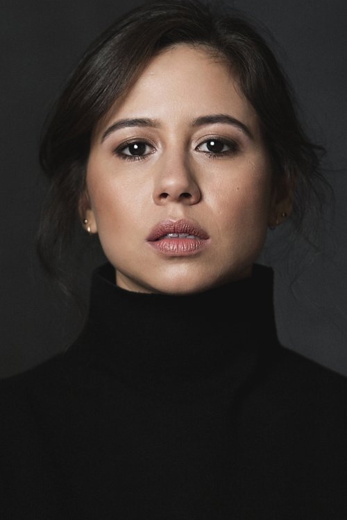 Chloé Wepper as Chloe