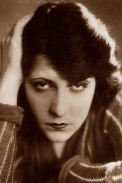 Lissy Arna as Lissy Verhagen,Schauspielerin