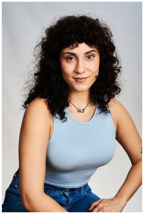 Paula Ríos as Irene