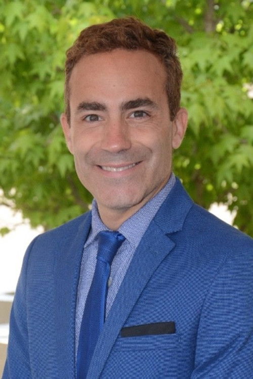 Matias Stevens as Dr. Stevens