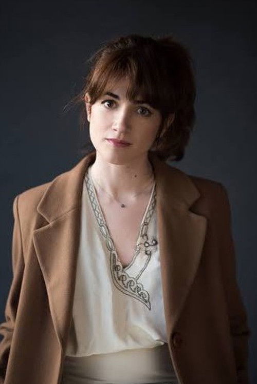 Maria Rodés as Cantante