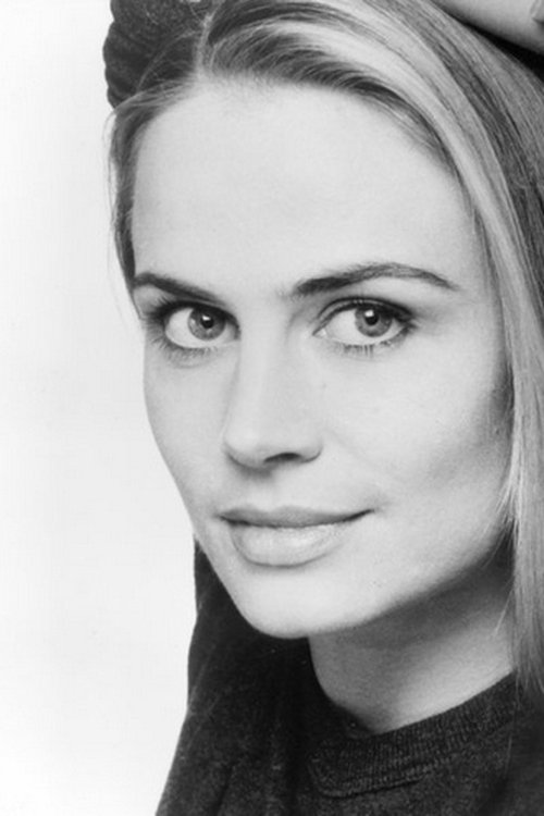 Abigail Bianca as Sophie