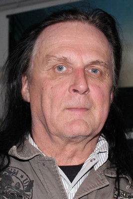 Sakke Järvenpää as Miliisi