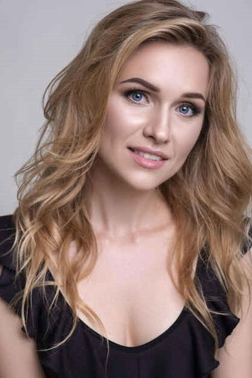 Яна Ключник as Вероніка (офіціантка)