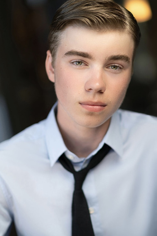 Shawn Alexander as Cashier