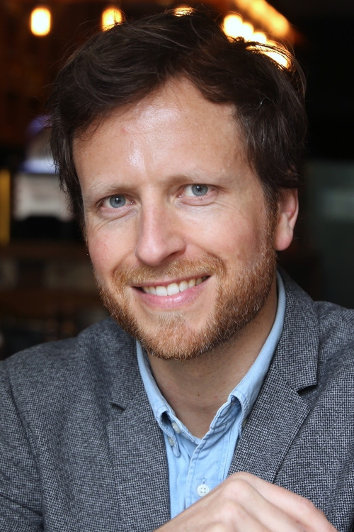 Mickaël Grente as Aviva's Father