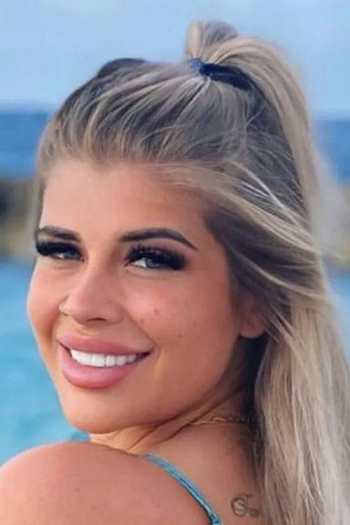 Shani Van Hoey as Self