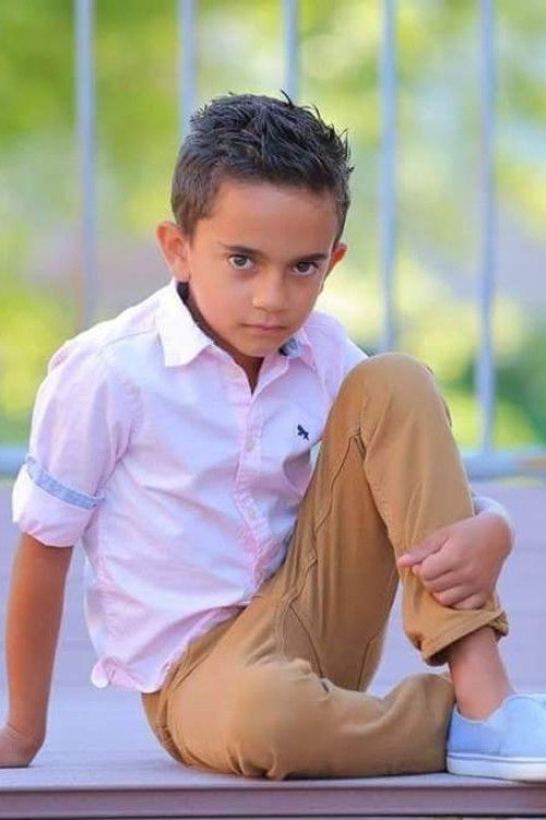 Milán Csordás as Ricsi