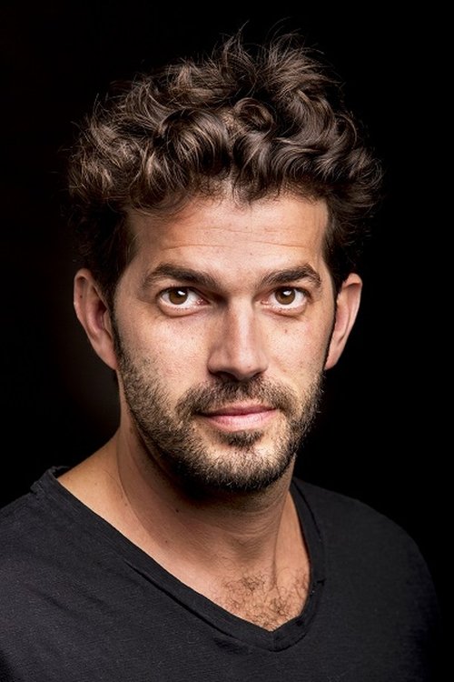 Shlomi Tapiaro as איתן לב ארי