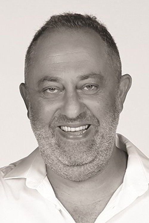 Pini Kidron as ראש הפילים, קוף, זאב, מלולה