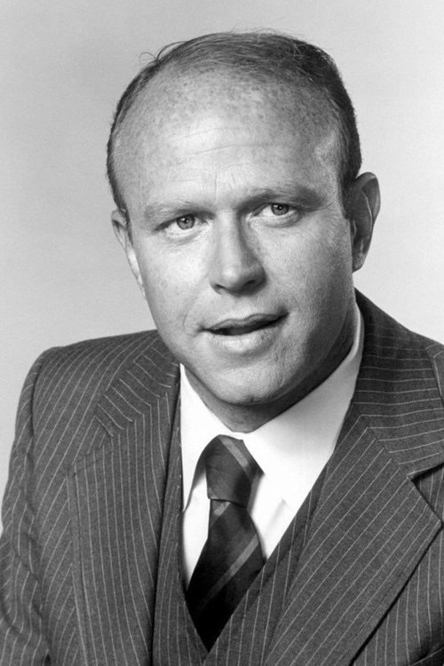 Alan Fudge as Investigator G. Myles