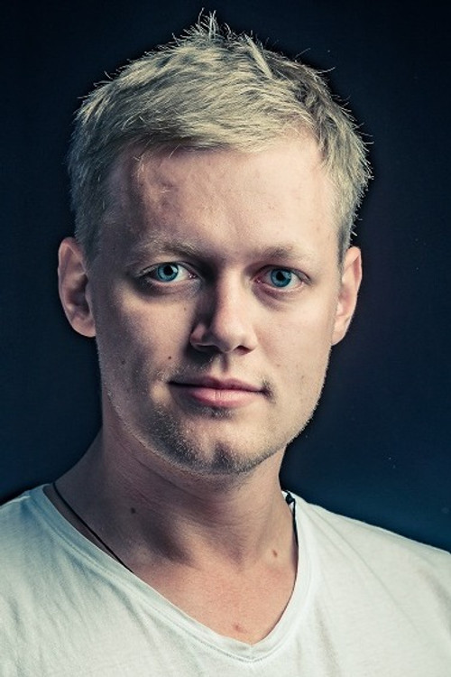 Oskar Punga as Shooter