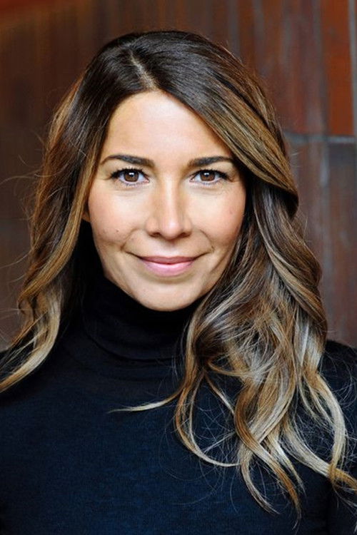 Leslie Eckl as Isabell