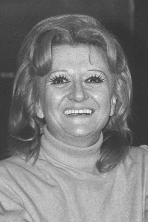 Nisa Serezli as Rabia