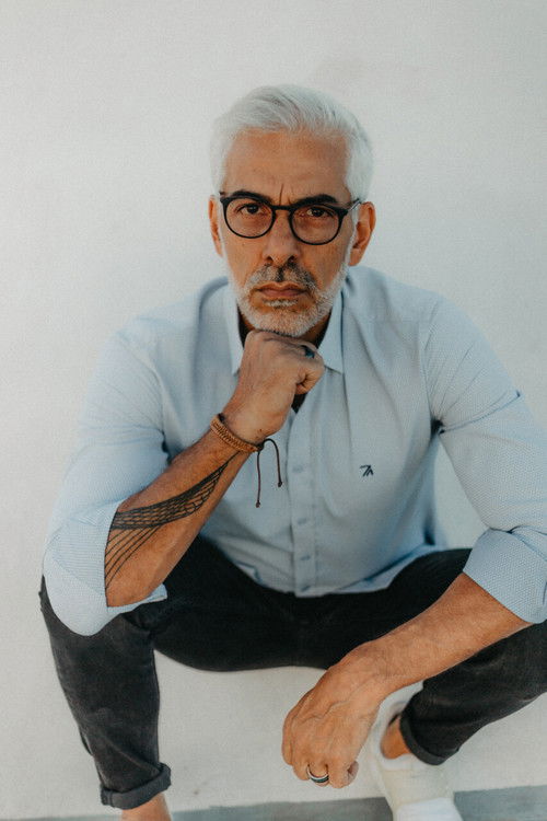 Eduardo Cintra as Mario Vargas