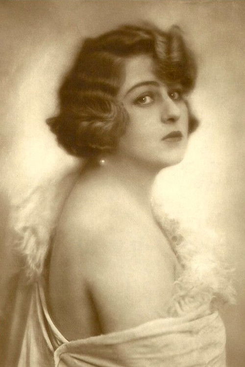 Mia Pankau as Aranka von Erdödyi