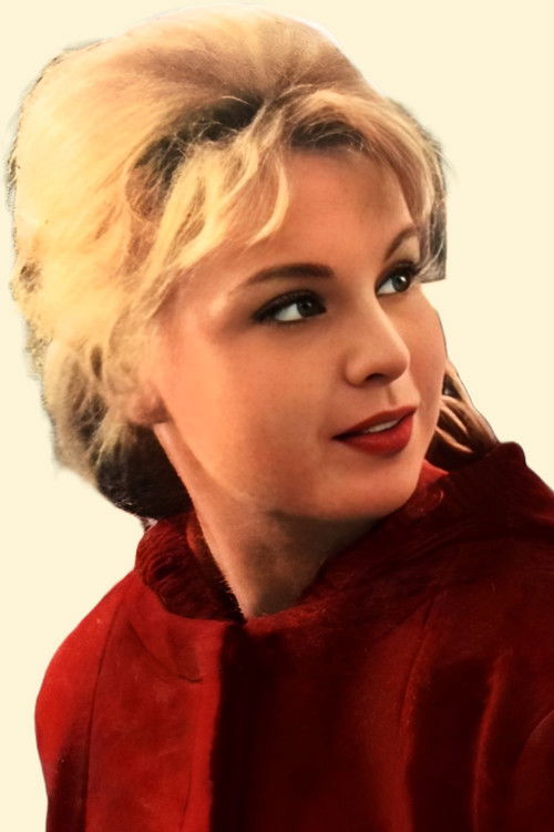 Françoise Danell as Elsa