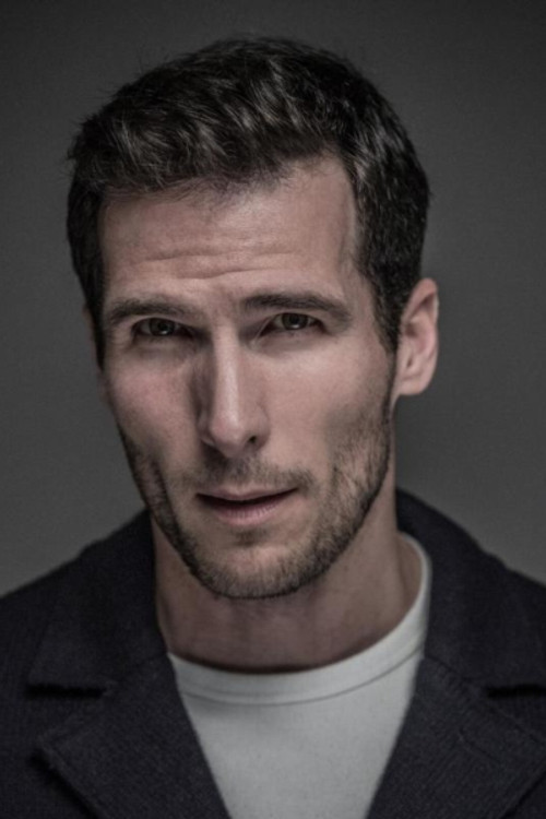 Frederick Malahieude as Goku