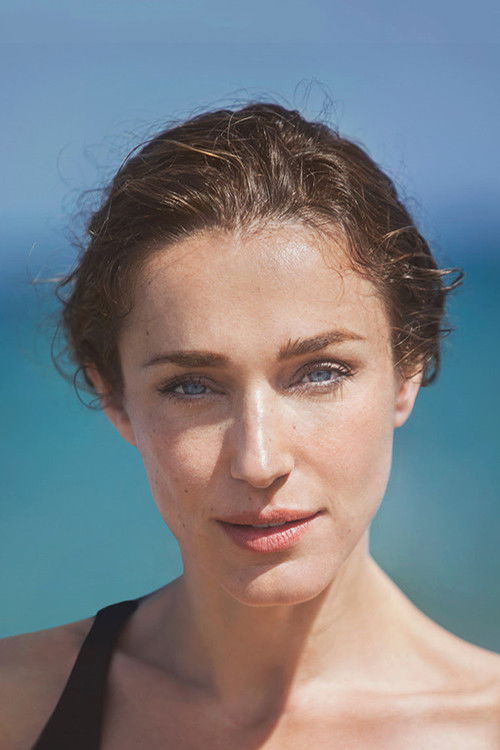 Katia Zygouli as Nana