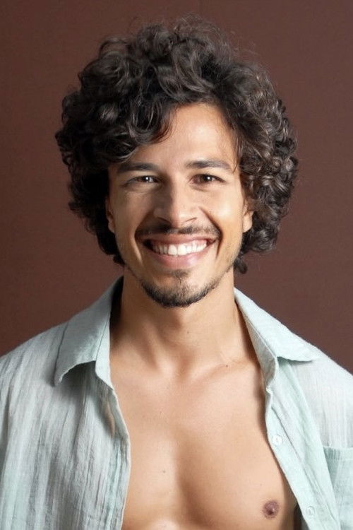 Luan Brum as André 'Dedé' Duarte