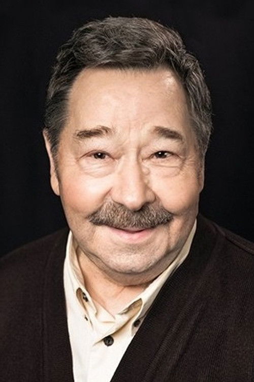 Valeriy Fadiev as продавец игрушек